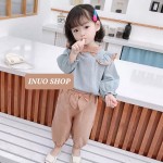 亚麻和棉花弹簧套装，优雅的女孩服装